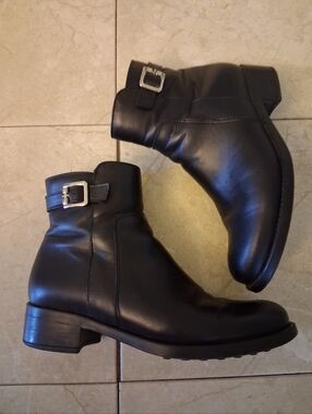 La Canadienne 'Shelby' waterproof ankle boots in black leather 8